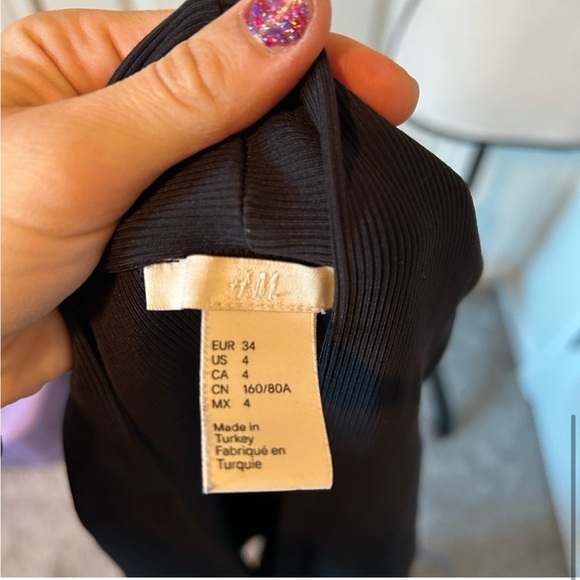 H&m dressy or formal sheek Black Bodysuit deep vneck mid sleeve - Picture 4 of 4